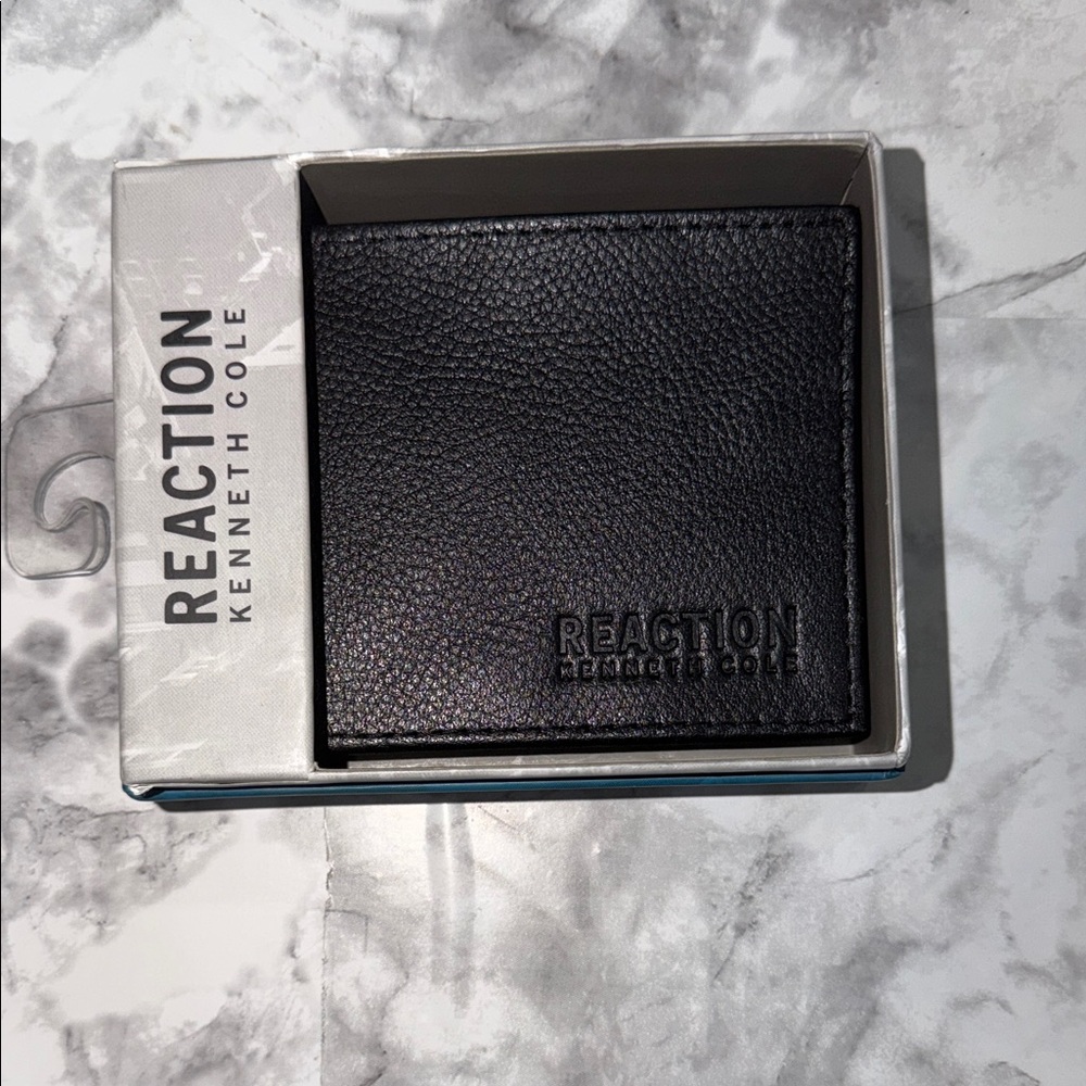 Kenneth Cole Reaction Textured Black wallet